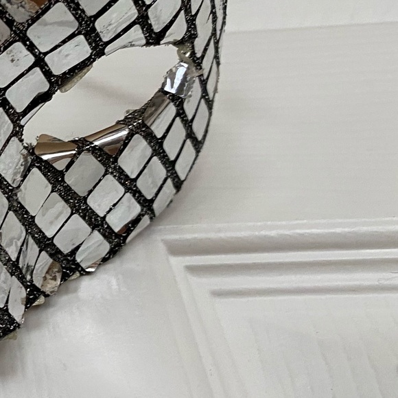 Silver Mosaic Style Bling Eye Mask w/White Ribbon Tie Decor - Picture 7 of 12